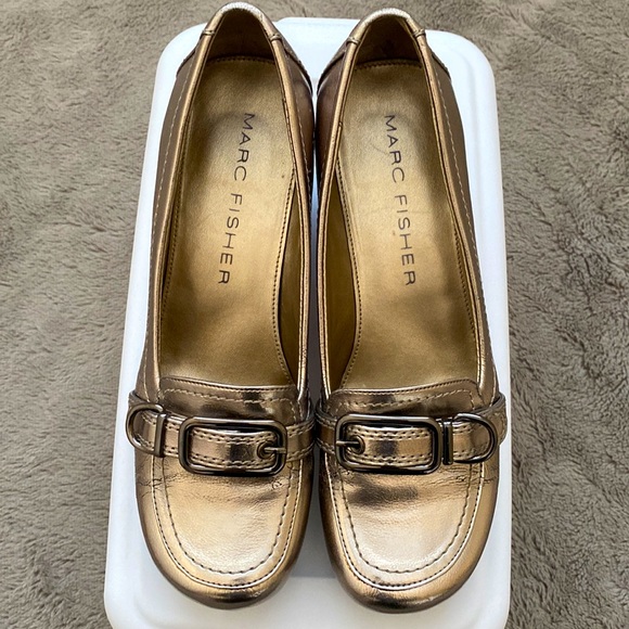 Women’s Pewter Buckle Wedge by March Fisher in Size 8M - Picture 2 of 5